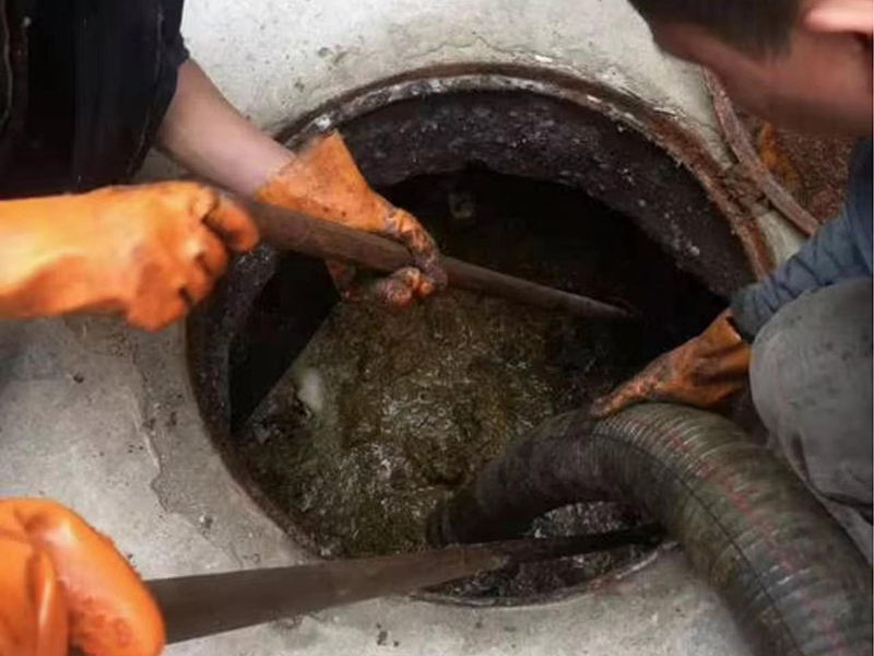 南京清理化粪池时如何避免沼气的危害?